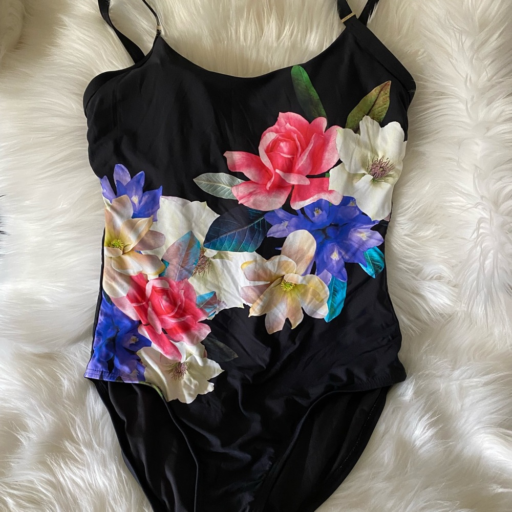 Calvin Klein SwimWear Sz 6